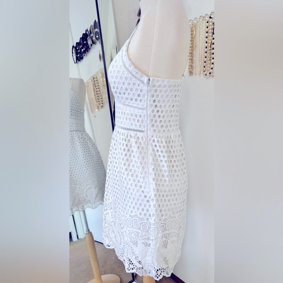 Abercrombie & Fitch••White Crochet Dress•• Medium - Picture 3 of 9